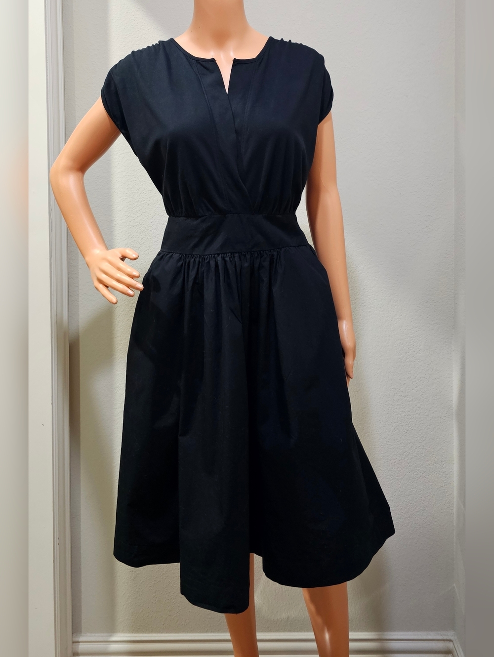 Banana Republic Factory Black Dress With POCKETS! ♥️ Petite